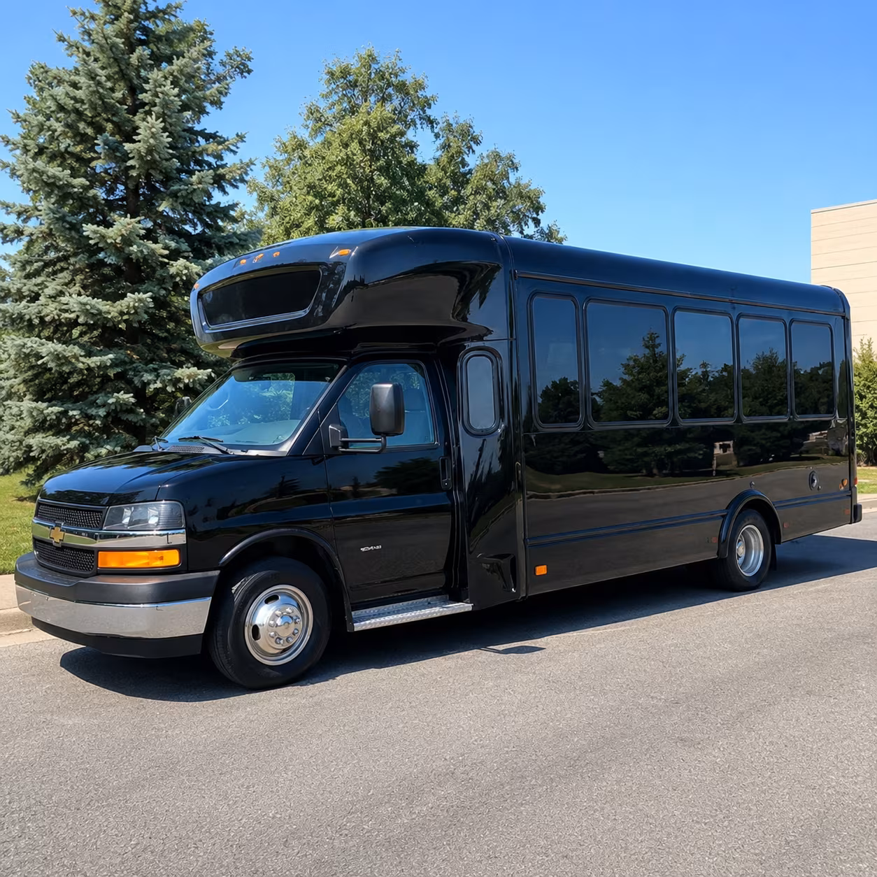 Fort Myers Birthday, Sweet 16, & Quinceañera Transportation party bus exterior