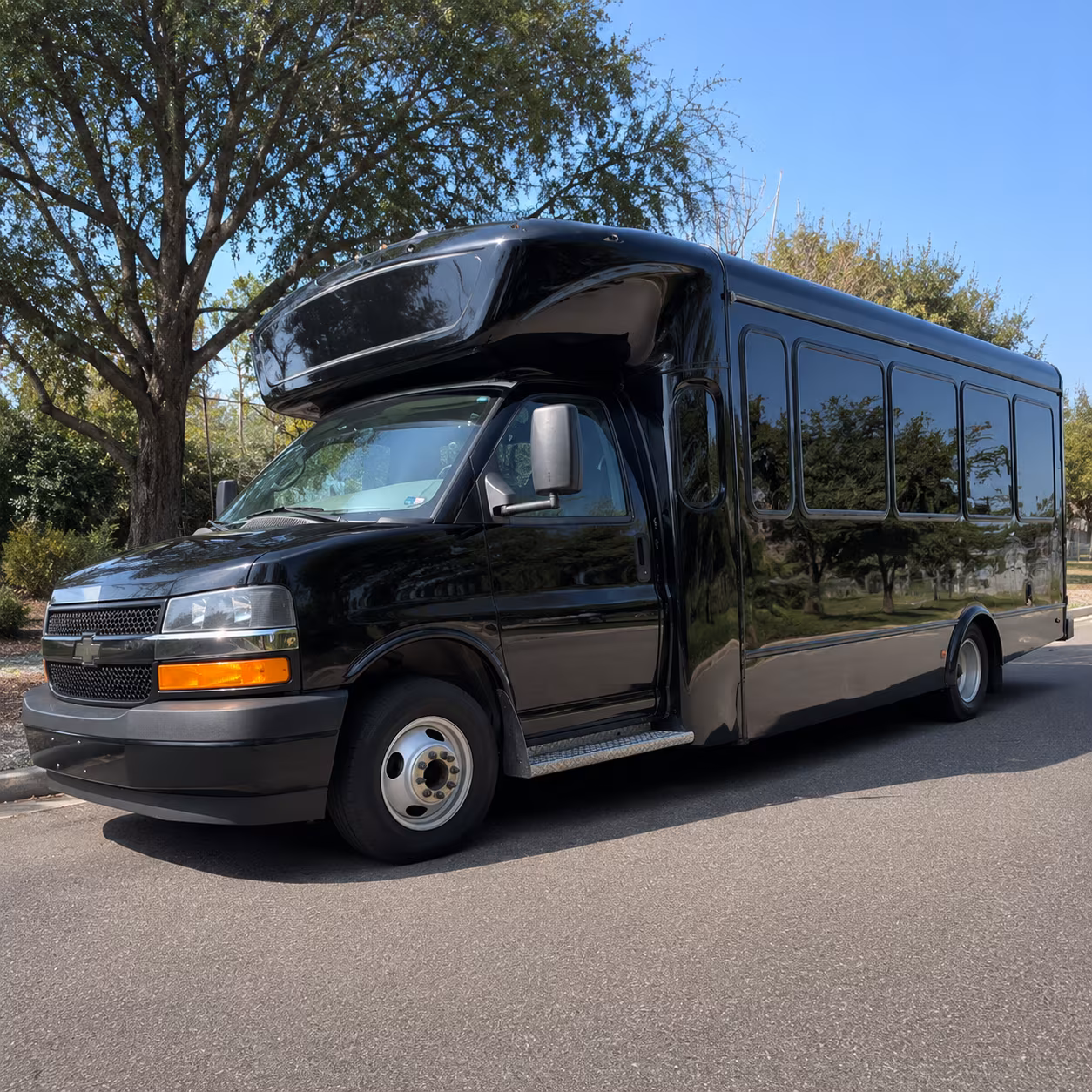 Fort Myers Concert & Music Festival Transportation party bus exterior