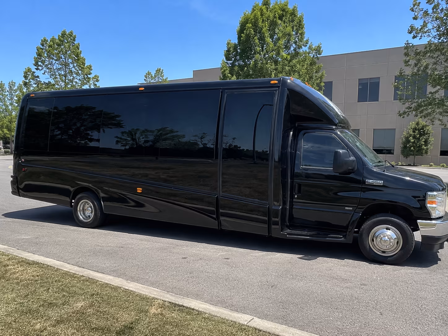 Fort Myers Winery Tour & Pub Crawl Transportation pickup coordination